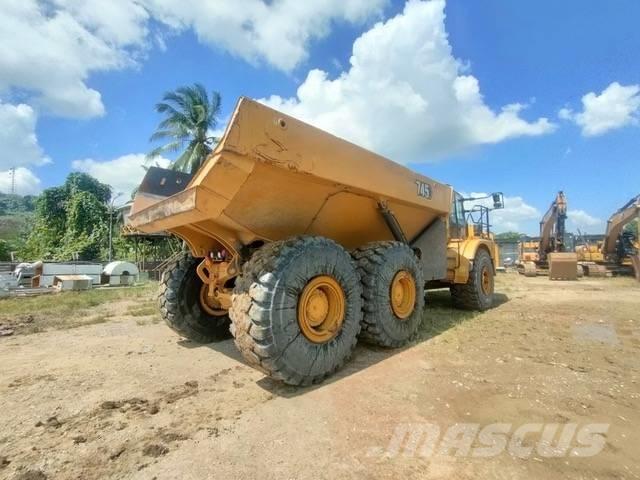 CAT 745 Dumper - Knickgelenk