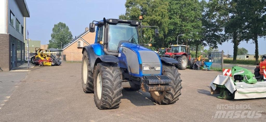 Valtra T160 Traktoren
