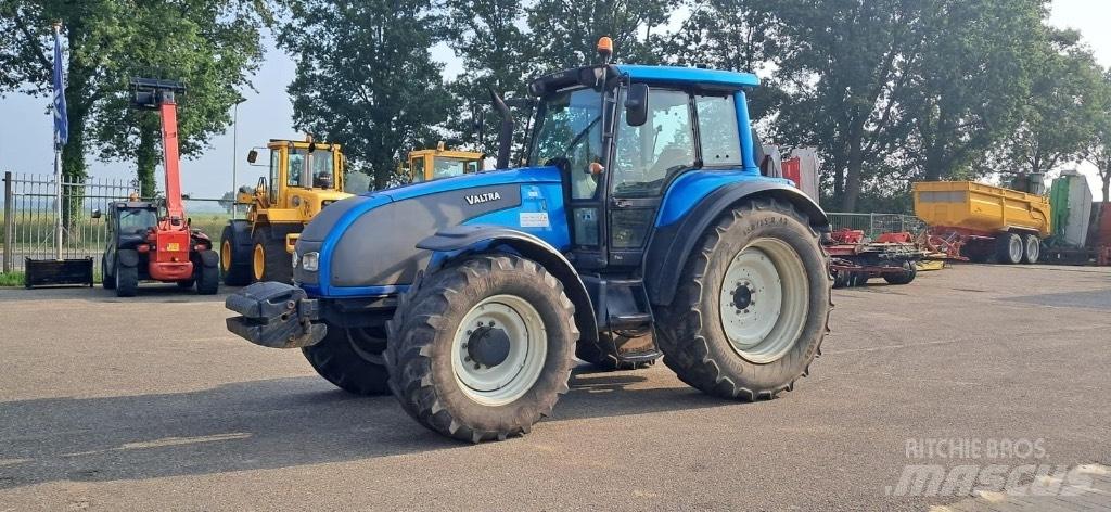 Valtra T160 Traktoren