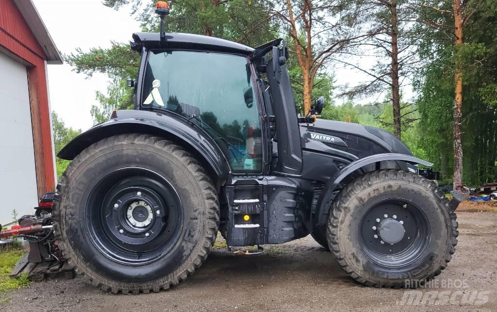 Valtra T 235 D Traktoren