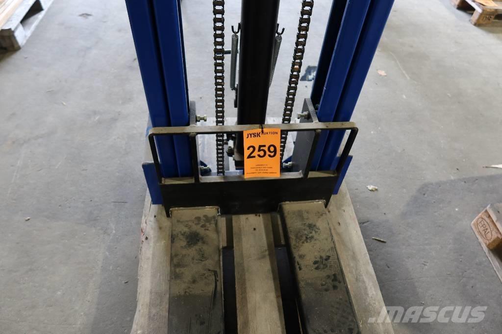 NH SFH1025 Handgeführter Palettenstapler