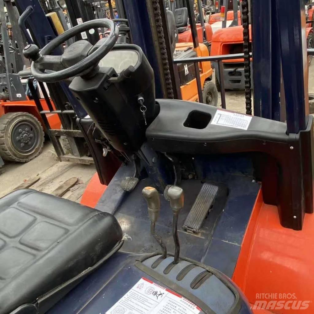 Heli H2000 30 Dieselstapler