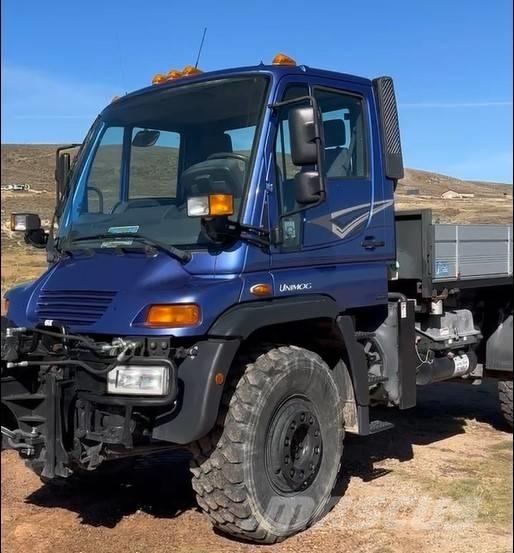  UNIMG FLBTK Pritschenwagen/Pritschenwagen mit Seitenklappe