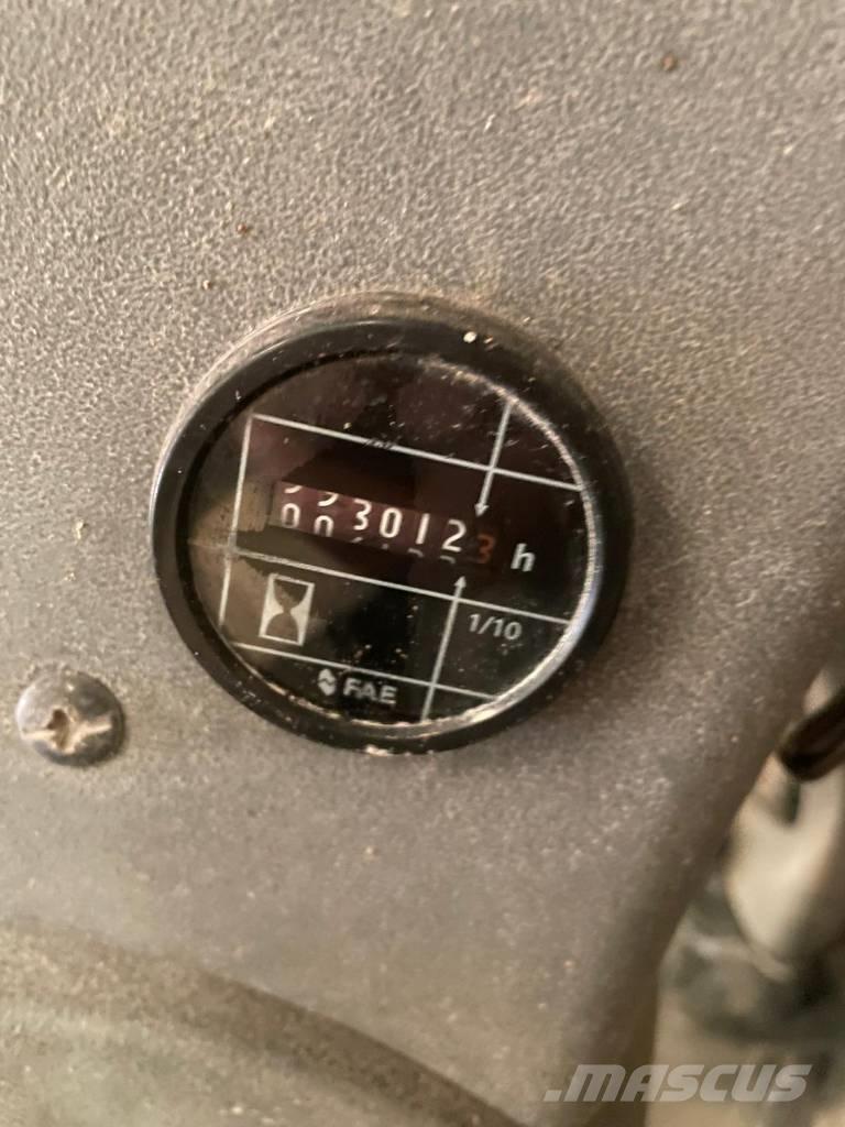 New Holland W 270 B Radlader