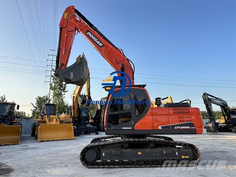 Doosan DX 225 LCA Raupenbagger