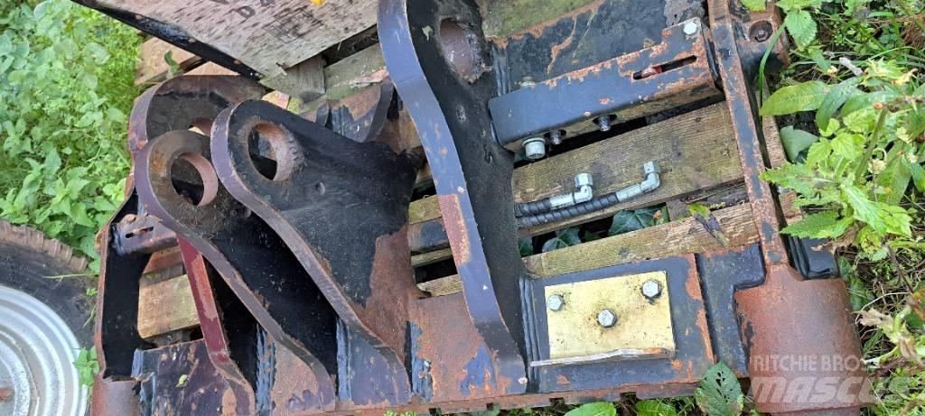 JCB TM320 PIN CONE Weitere Lade- und Grabgeräte