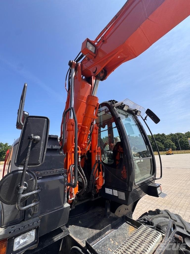 Hitachi 140W Mobilbagger
