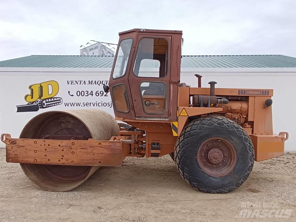 CASE W 1102 Erdbauwalzen