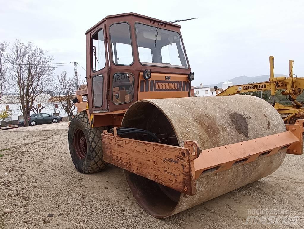 CASE W 1102 Erdbauwalzen