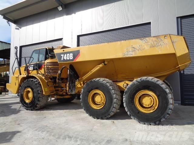 CAT 740 Dumper - Knickgelenk