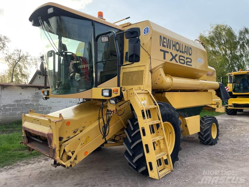 New Holland TX 62 Mähdrescher