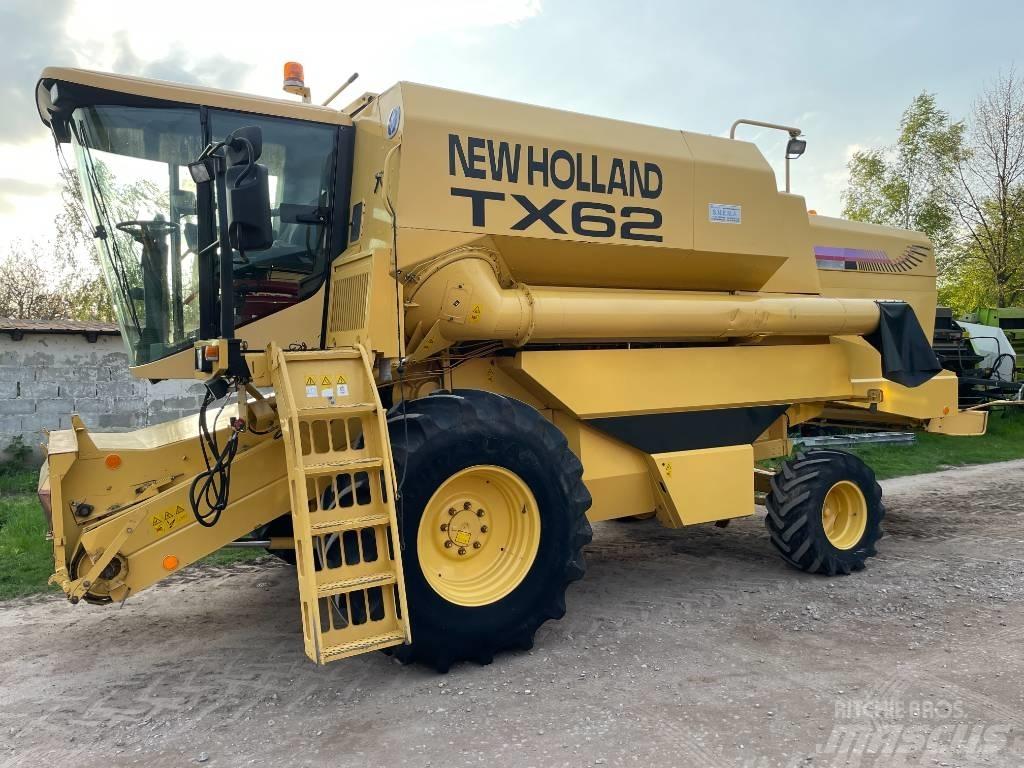 New Holland TX 62 Mähdrescher