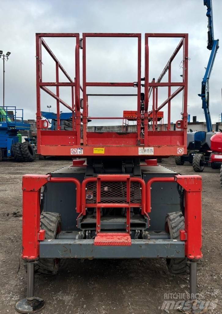SkyJack SJ 6832 RT Scheren-Arbeitsbühnen