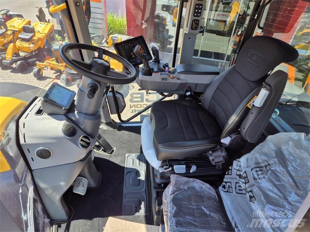 JCB FASTRAC 4220 Traktoren