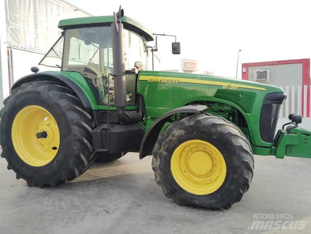 John Deere 8320 Traktoren