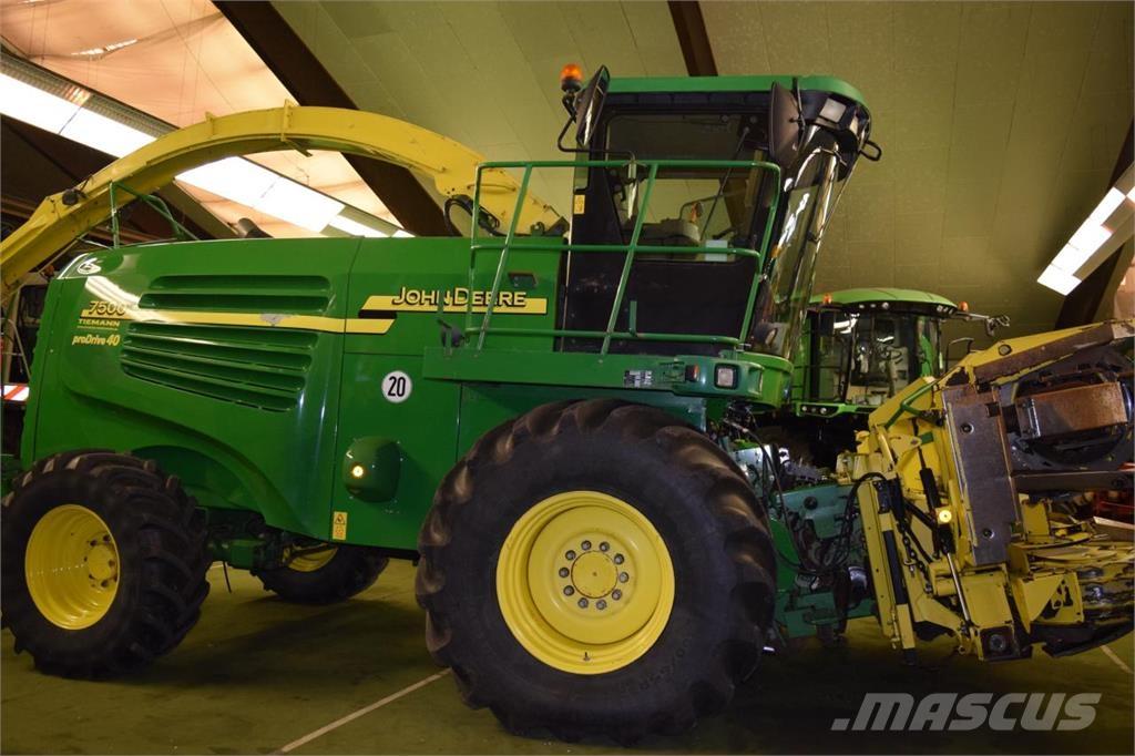 John Deere 7400 Selbstfahrende Häcksler