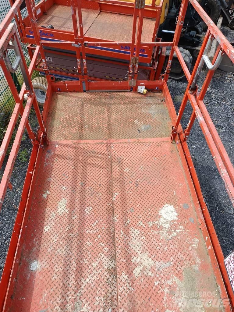 SkyJack SJ 6832 RTE Scheren-Arbeitsbühnen