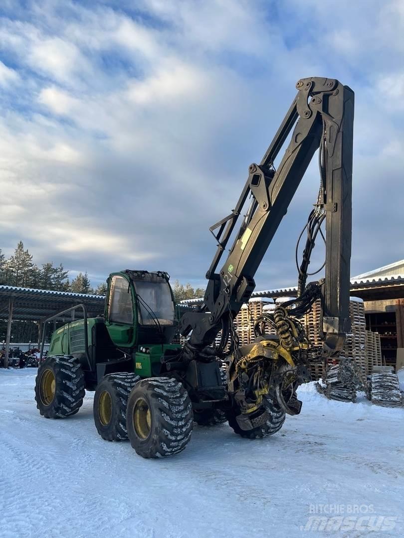John Deere 1270E Harvester