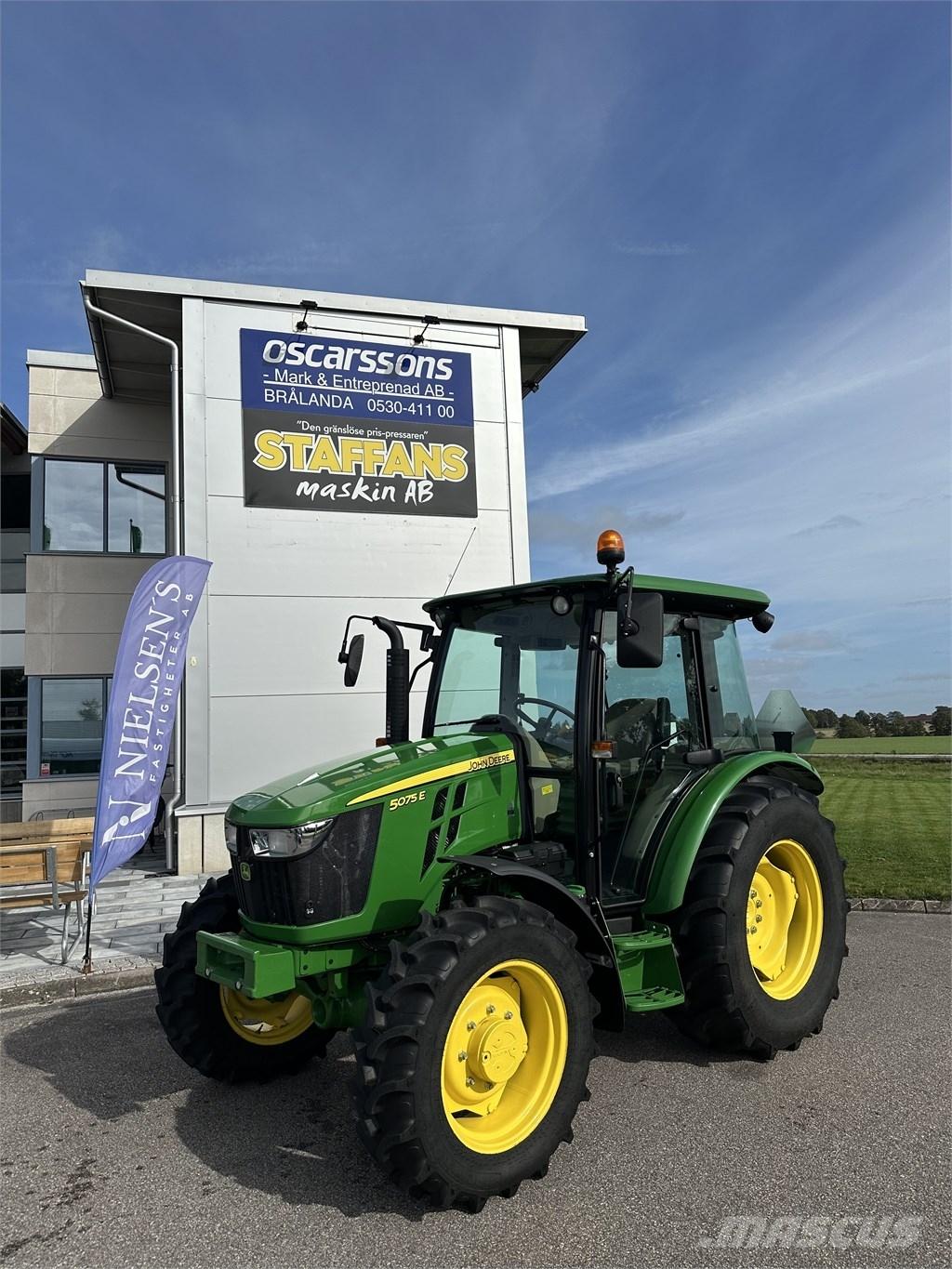 John Deere 5075 E Traktoren
