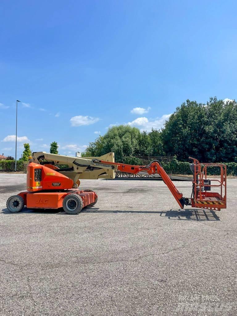 JLG E 400 AJP Gelenkteleskoparbeitsbühnen