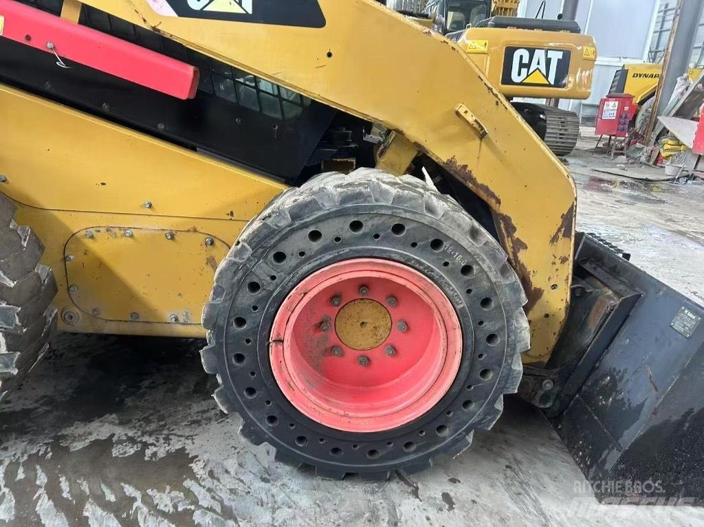 CAT 246 C Kompaktlader