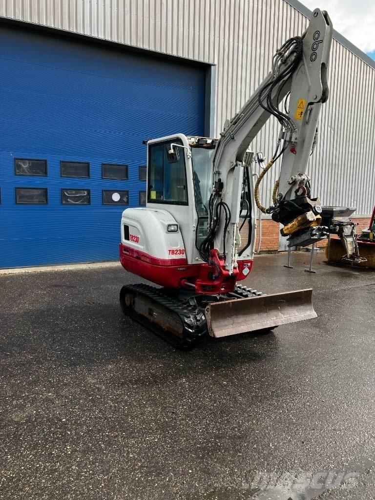 Takeuchi TB 230 Minibagger < 7t