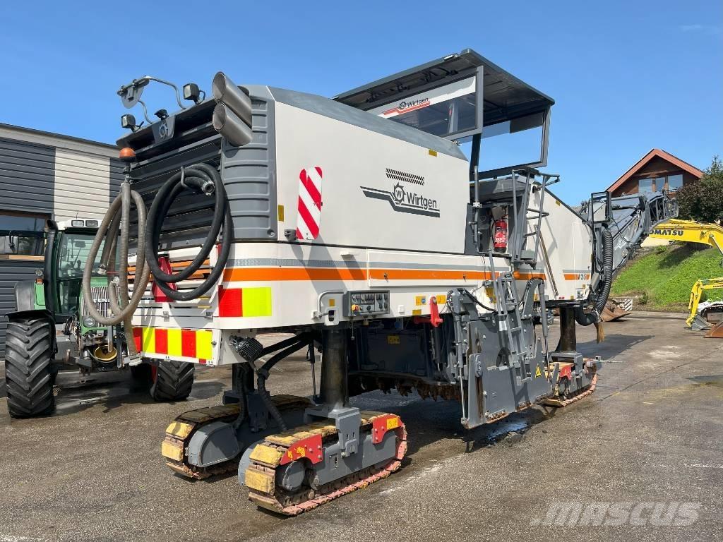 Wirtgen W 210i Asphaltfräsen