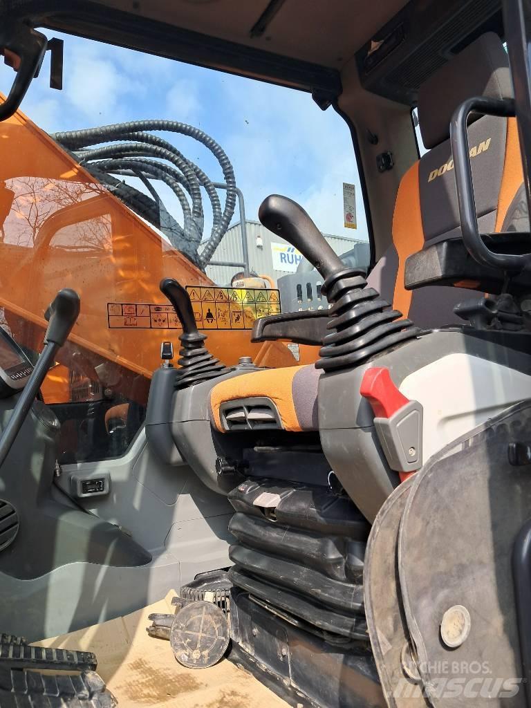 Doosan DX 235 LCR-5 Raupenbagger