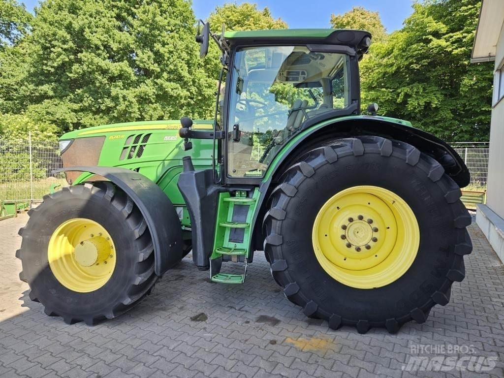 John Deere 6210R Traktoren