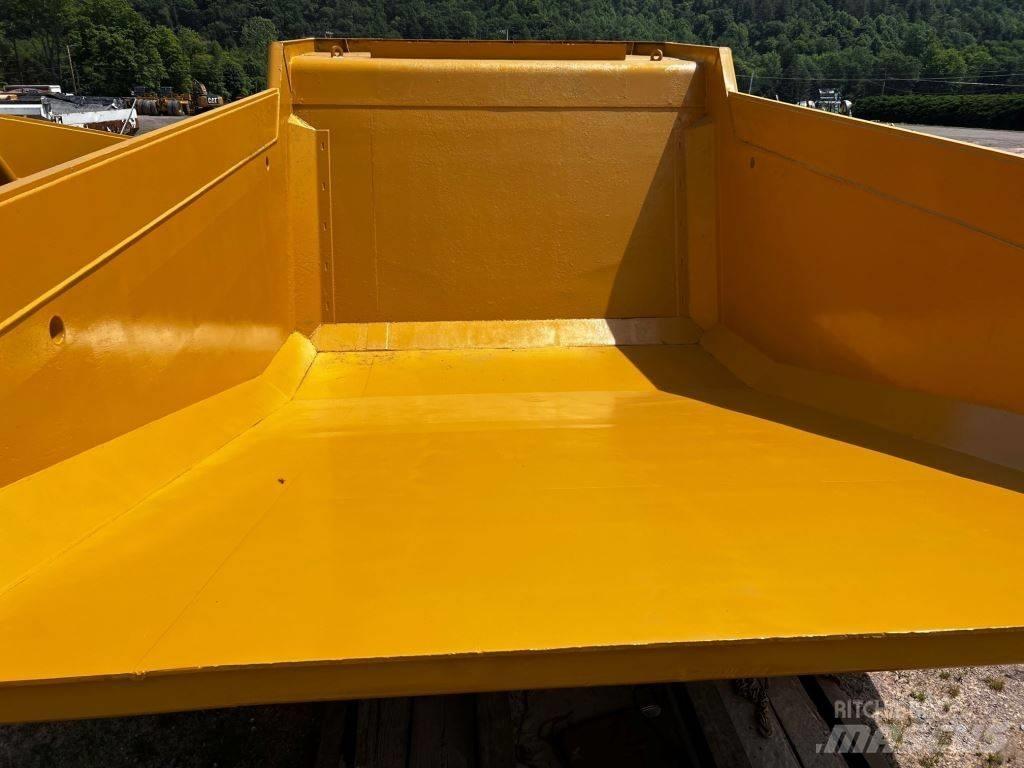 CAT 773G Dumper - Knickgelenk