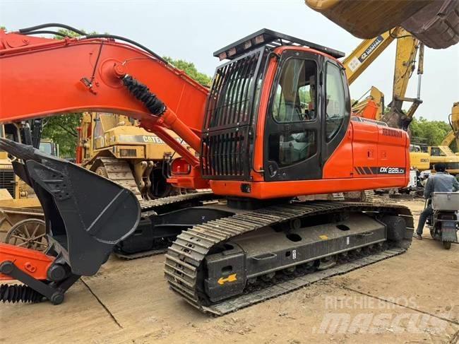 Doosan DX 225 LCA Raupenbagger