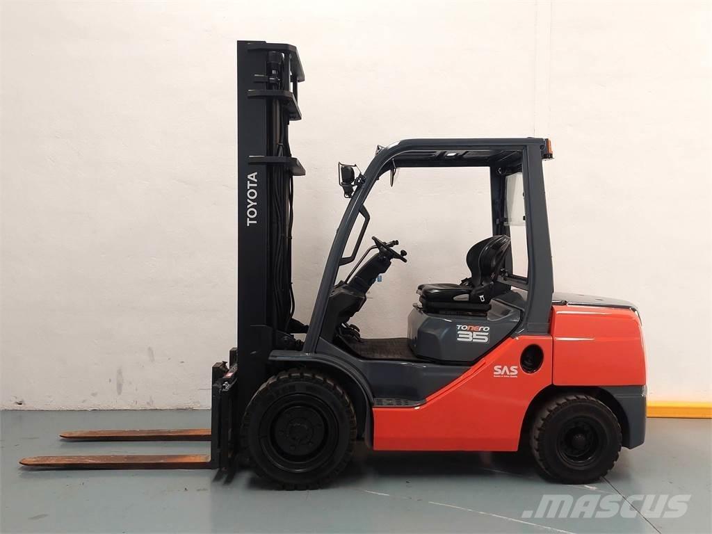 Toyota 52 8FDJF35 Dieselstapler