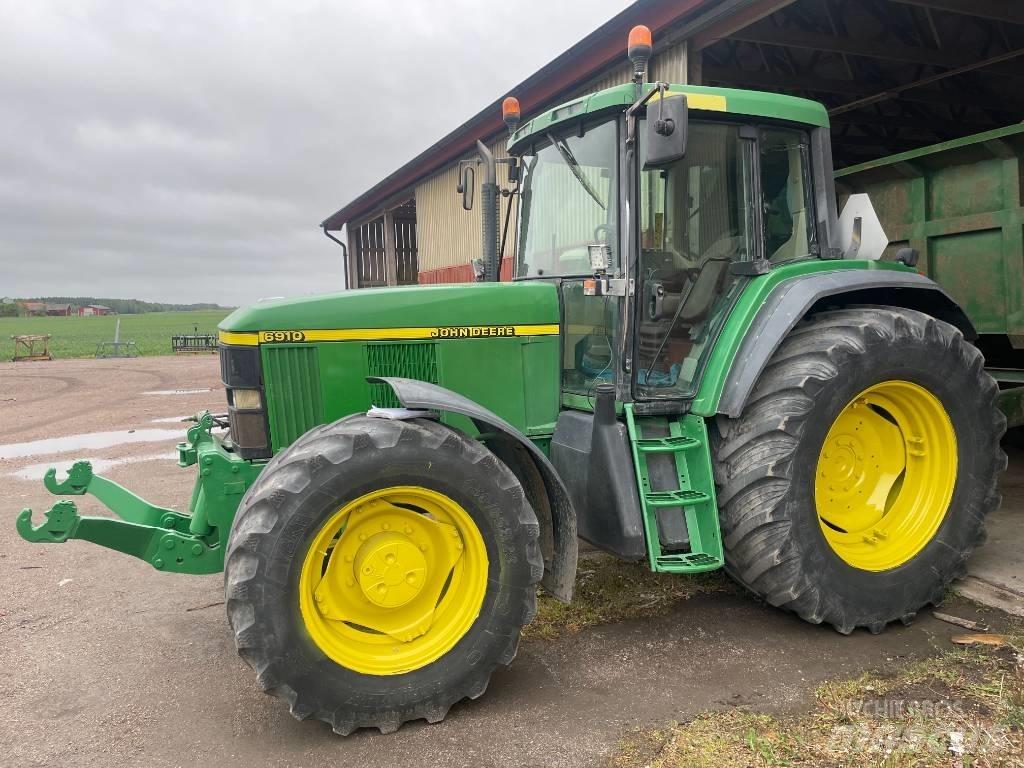 John Deere 6910-4+F Traktoren