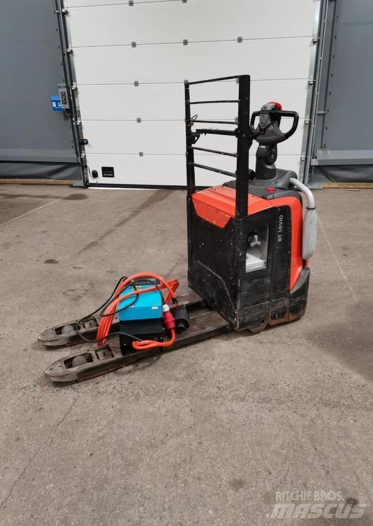 Toyota LPE200 Gabelstapler mit Fahrerstand