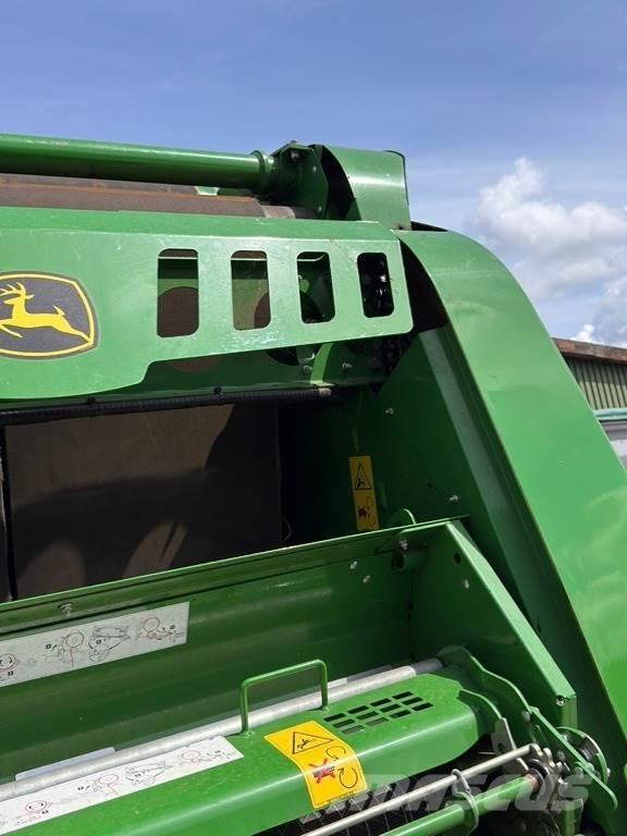 John Deere V461R Rundballenpressen