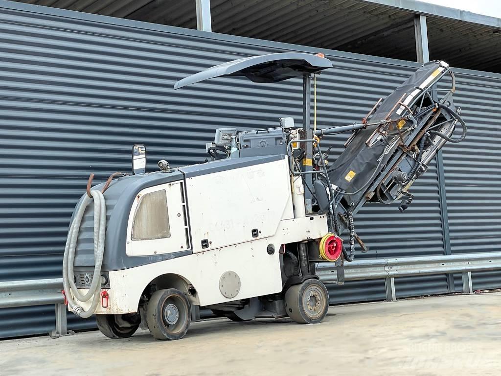 Wirtgen W 50 DC Asphaltfräsen