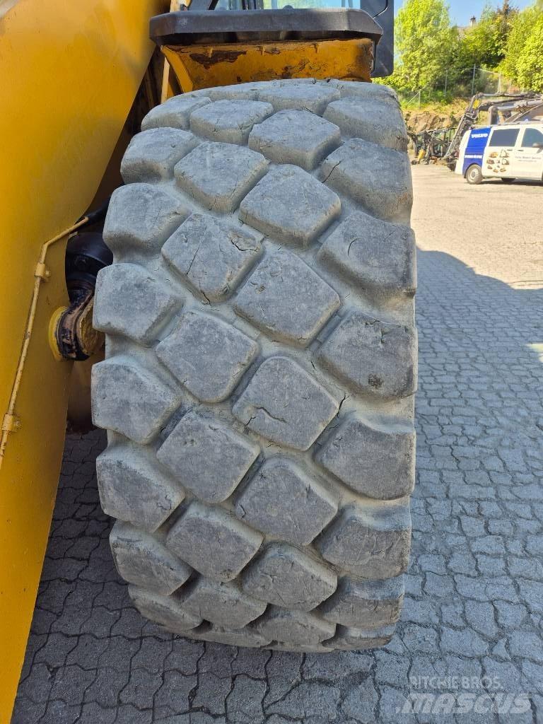 CAT 966M Radlader