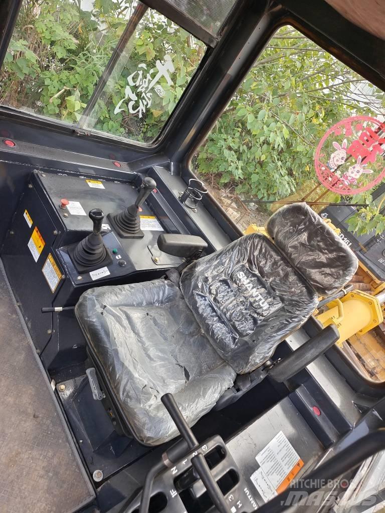 Shantui SD 32 Bulldozer