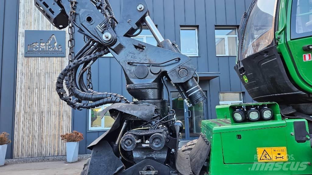 John Deere 1270 G Harvester