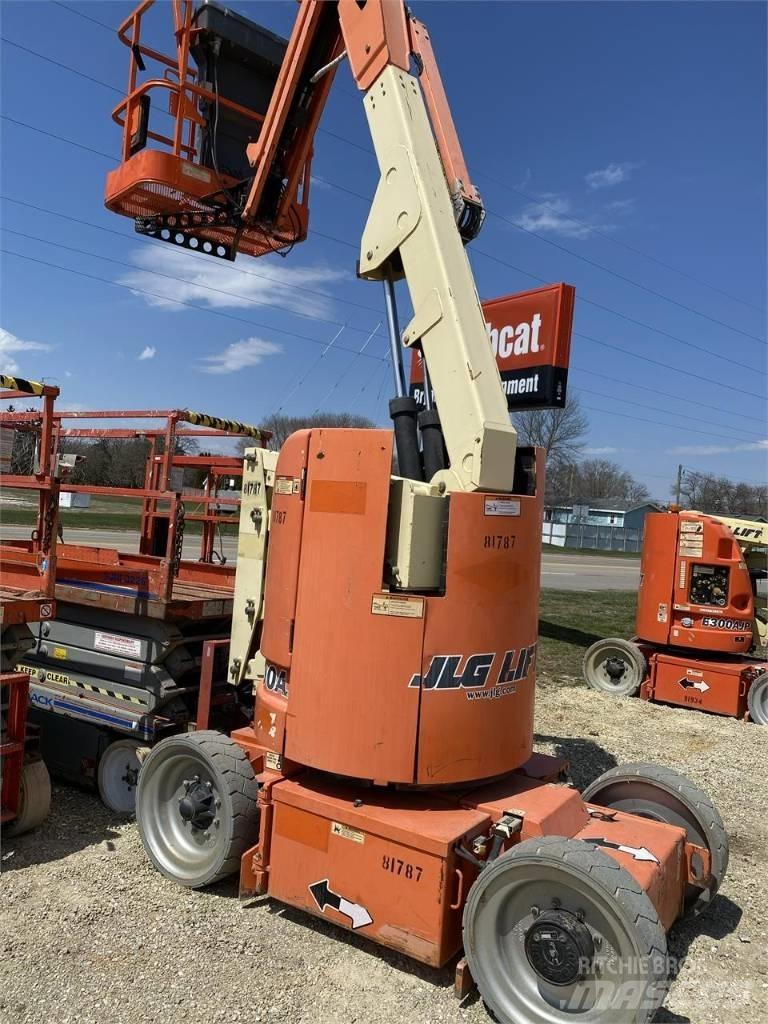 JLG E300AJP Gelenkteleskoparbeitsbühnen