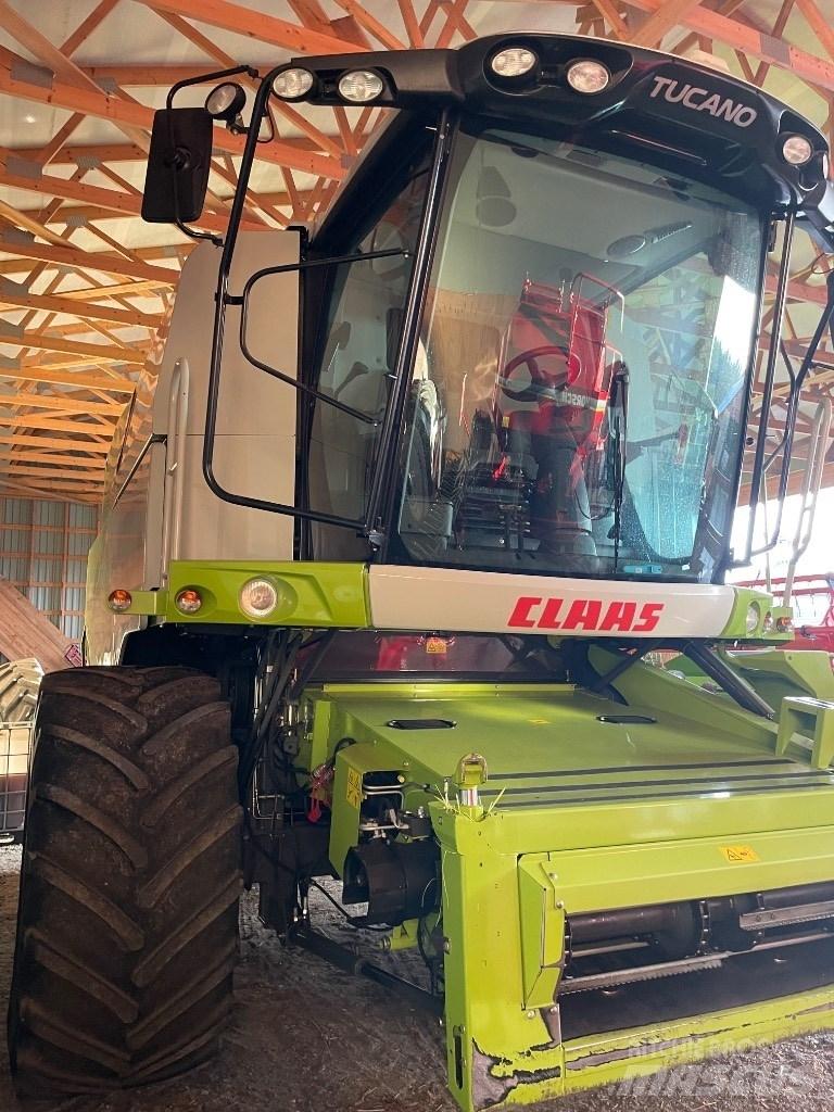 CLAAS Tucano 440 Mähdrescher