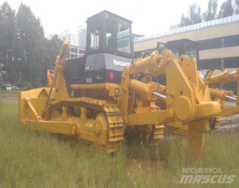 Shantui SD32 Bulldozer