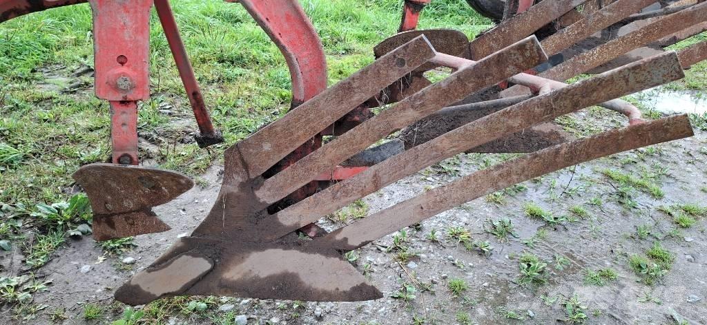 Kuhn Vari-Master 123 Wendepflüge