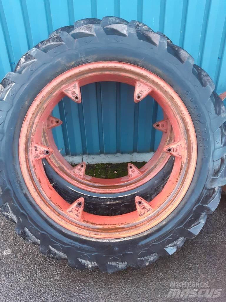 Goodyear 12.4-36 Reifen