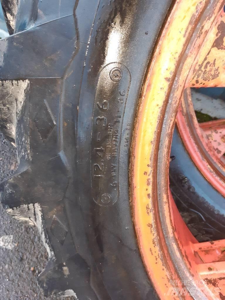 Goodyear 12.4-36 Reifen