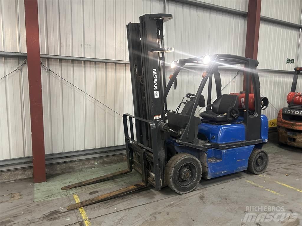Nissan UD02A20PQ Gasstapler