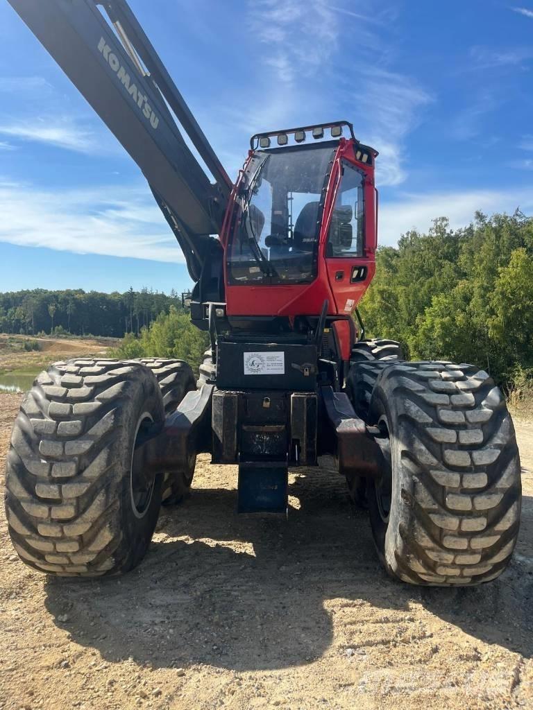 Komatsu 951 Harvester