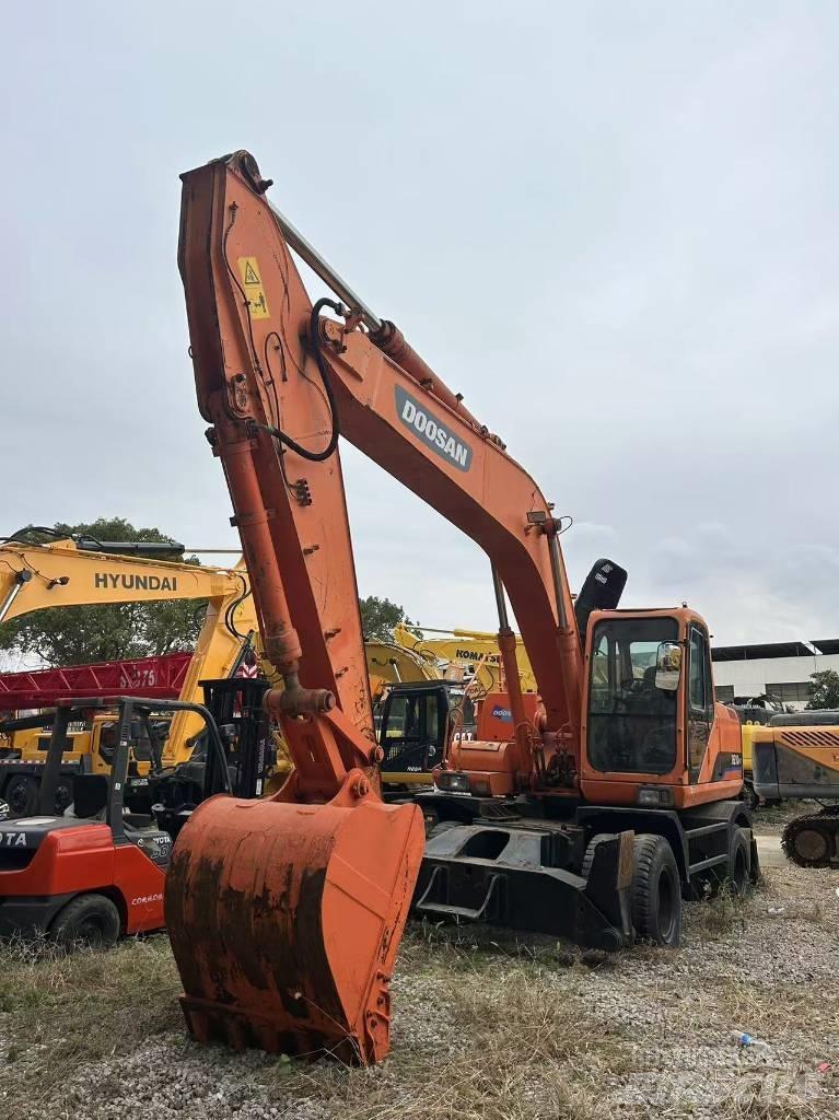 Doosan DH 210 W Mobilbagger