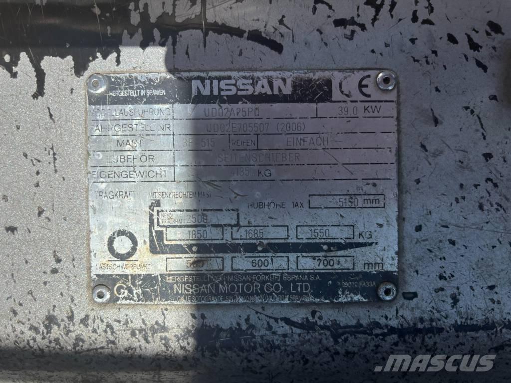 Nissan UD02A25PQ Gasstapler