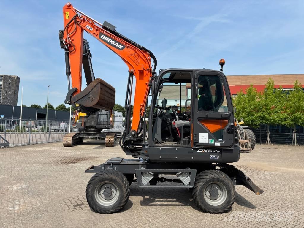 Doosan DX 57 Mobilbagger